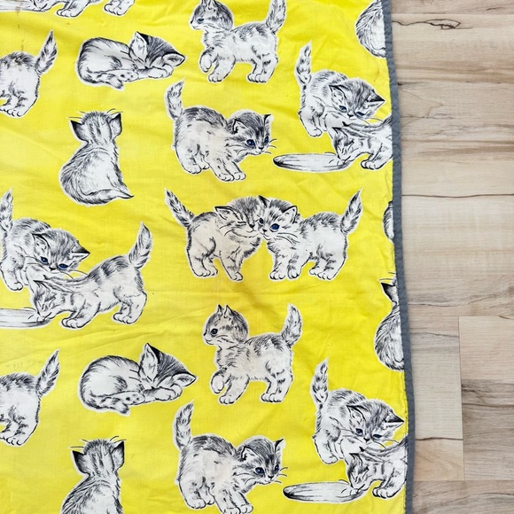 Vintage Yellow Gray Kitty Tabby Cat Baby Throw blanket Adorable! - Picture 2 of 7